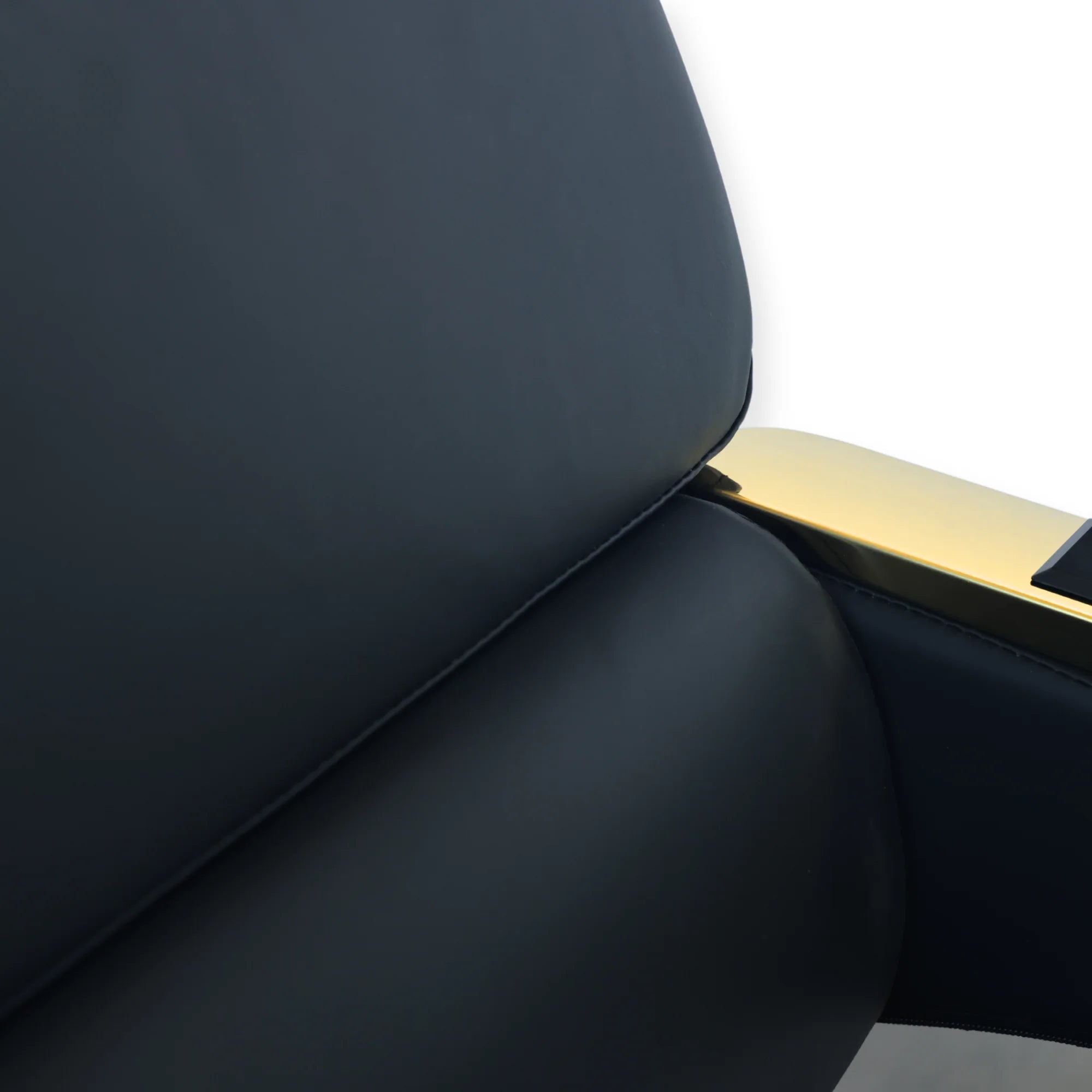 Salon Chair Majesty Black / Gold