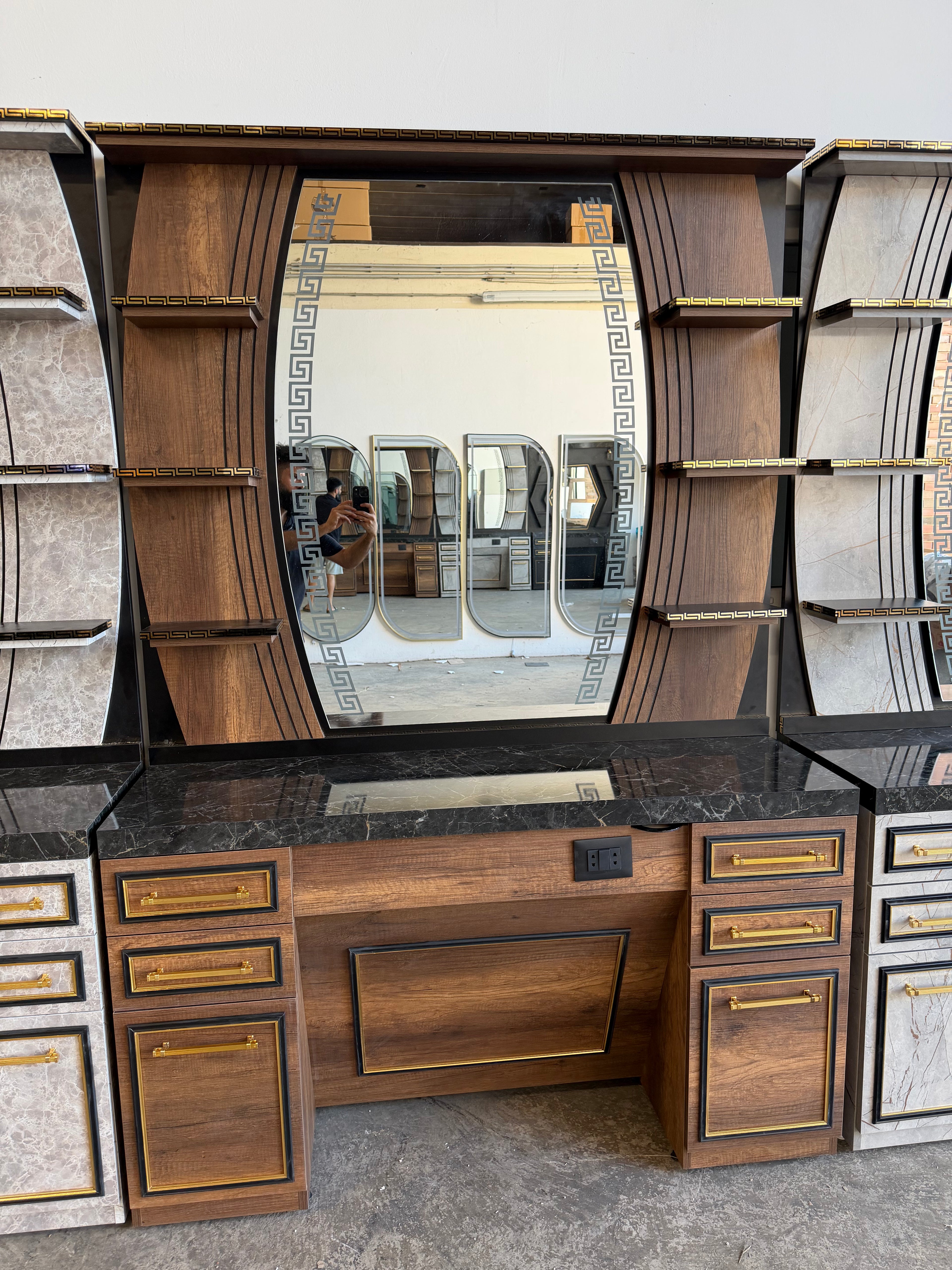 Mirror Station Entry Brown